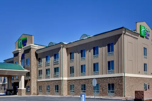 Holiday Inn Express & Suites GRANTS - MILAN by IHG