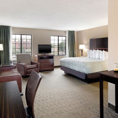 Standard Studio Suite, 1 Queen Bed with Sofa Bed Aspen Suites - Rochester Promo Code