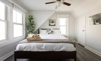 Louisville Dream House 4Br 2BA by CozySuites - Housity