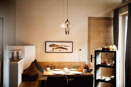 高级两卧室公寓 - 带阳台