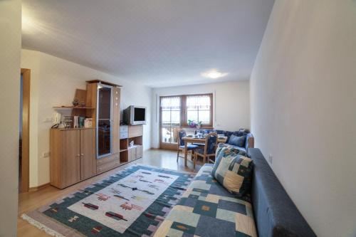 高级一卧室带阳台公寓