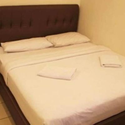 Bilik Queen Standard Kupon One Hotel Sadong Jaya