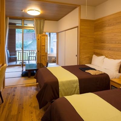 和洋式ルーム(浴室) 木の香り漂う美人の湯 フォンタナの丘かもう クーポン