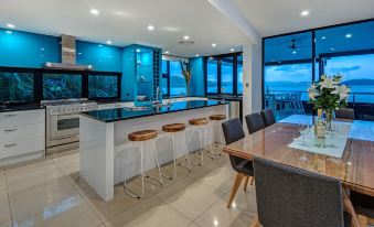 Villa 16 the Edge Oceanfront Deluxe 3 Bedroom Near Marina with Golf Buggy