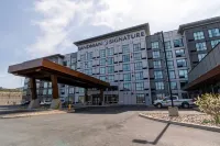 Sandman Signature Dartmouth Hotel & Suites Hotels in 