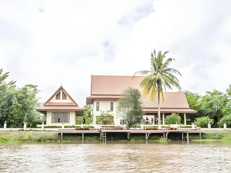 ห้องดีลักซ์สำหรับสามท่านพร้อมวิวสวน