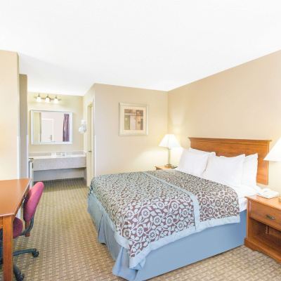 Queen Room - Non-Smoking Days Inn by Wyndham Ripley Promo Code
