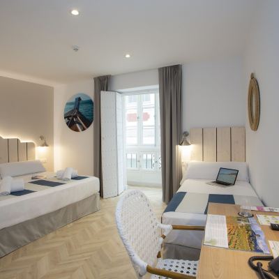 Triple Room, Balcony Casual Con Duende Cádiz Promo Code