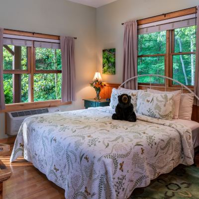 Fern Deluxe Suite, Private Bathroom Bent Creek Lodge Bed & Breakfast Promo Code