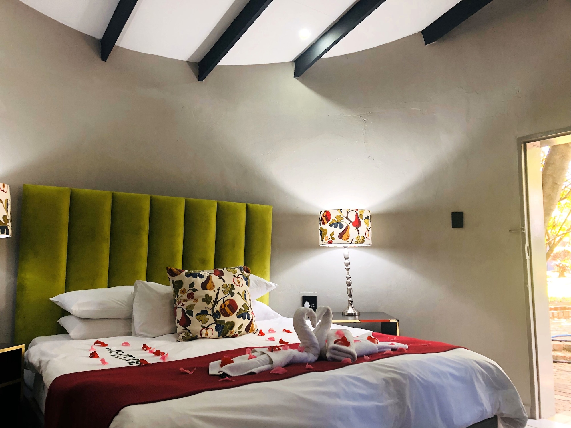 豪华双床房， 2 张单人床