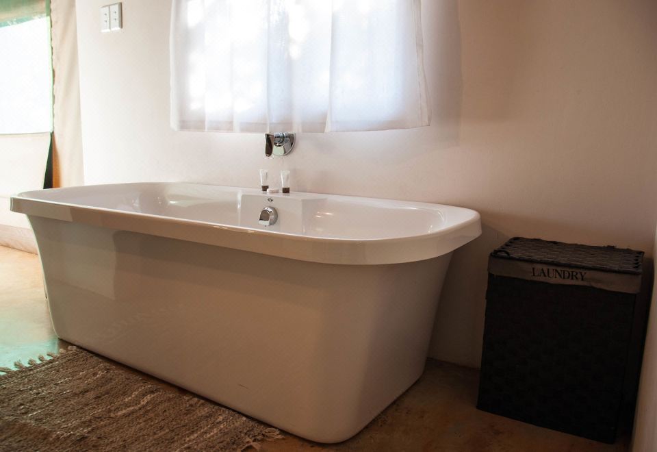 蜜月帐篷房， 1 张大床， 山景