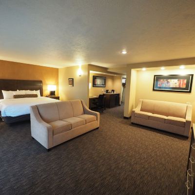 Deluxe King Suite with Sofa Bed Evergreen Resort Promo Code