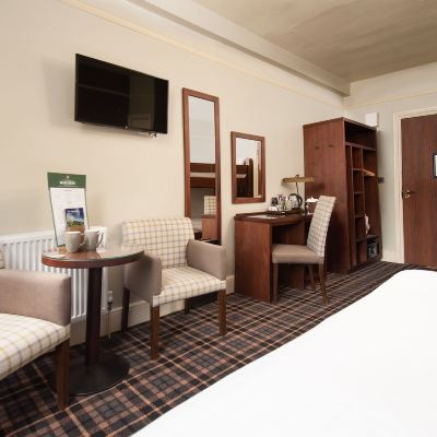Family Room Ambleside Inn Promo Code