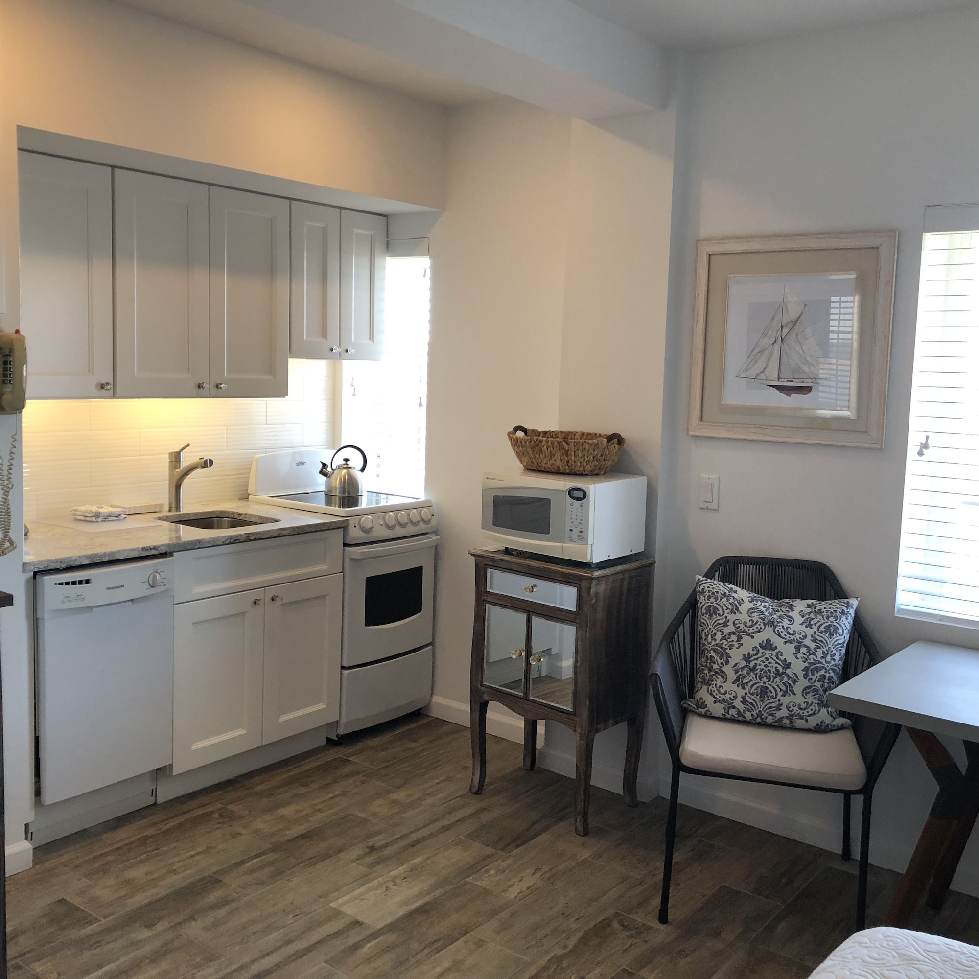 行政开放式客房， 1 张大床