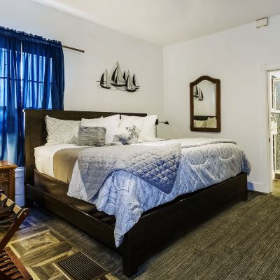 Standard Room, 1 King Bed (with Walking Shower) Agustin Inn Promo Code