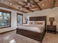 Mountain Top Luxury Retreat - Elegant Cabin Near Zion and Bryce Hôtels à : Comte de Kane