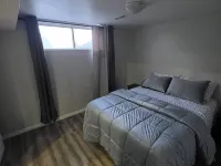 Bright & Cozy 2-Bedroom Main Floor Suite Hotel a Brampton
