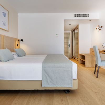 Standard Room with Ocean View Hotel Las Costas Promo Code