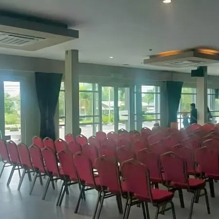 Ants Hotel Отели в г. Перлис