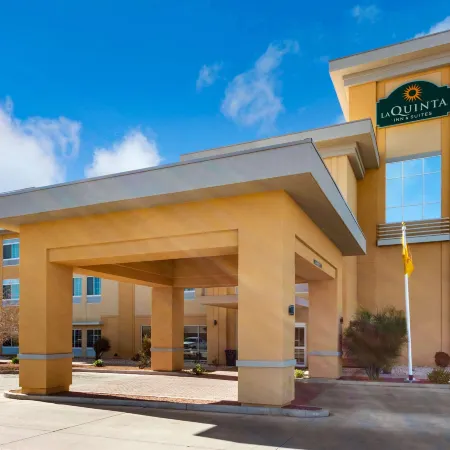 La Quinta Inn & Suites by Wyndham Artesia Отели в г. Эдди