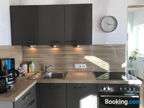 带阳台的两卧室公寓