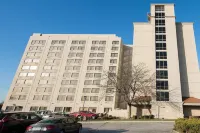 Holiday Inn NEWARK INTERNATIONAL AIRPORT by IHG