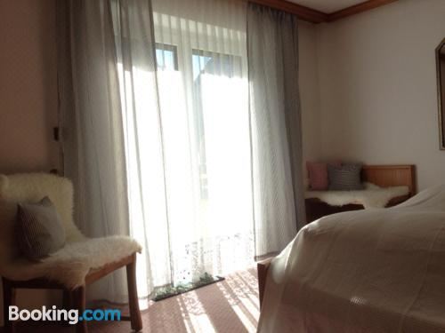 带山景的双人间