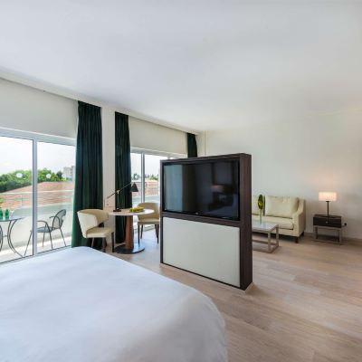 池景精緻特大床套房 尼克西亞希爾頓酒店優惠