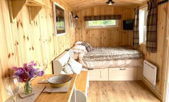 Remarkable Shepherds Hut in a Beautiful Location