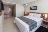 Days Inn by Wyndham Linhares Отели в г. 