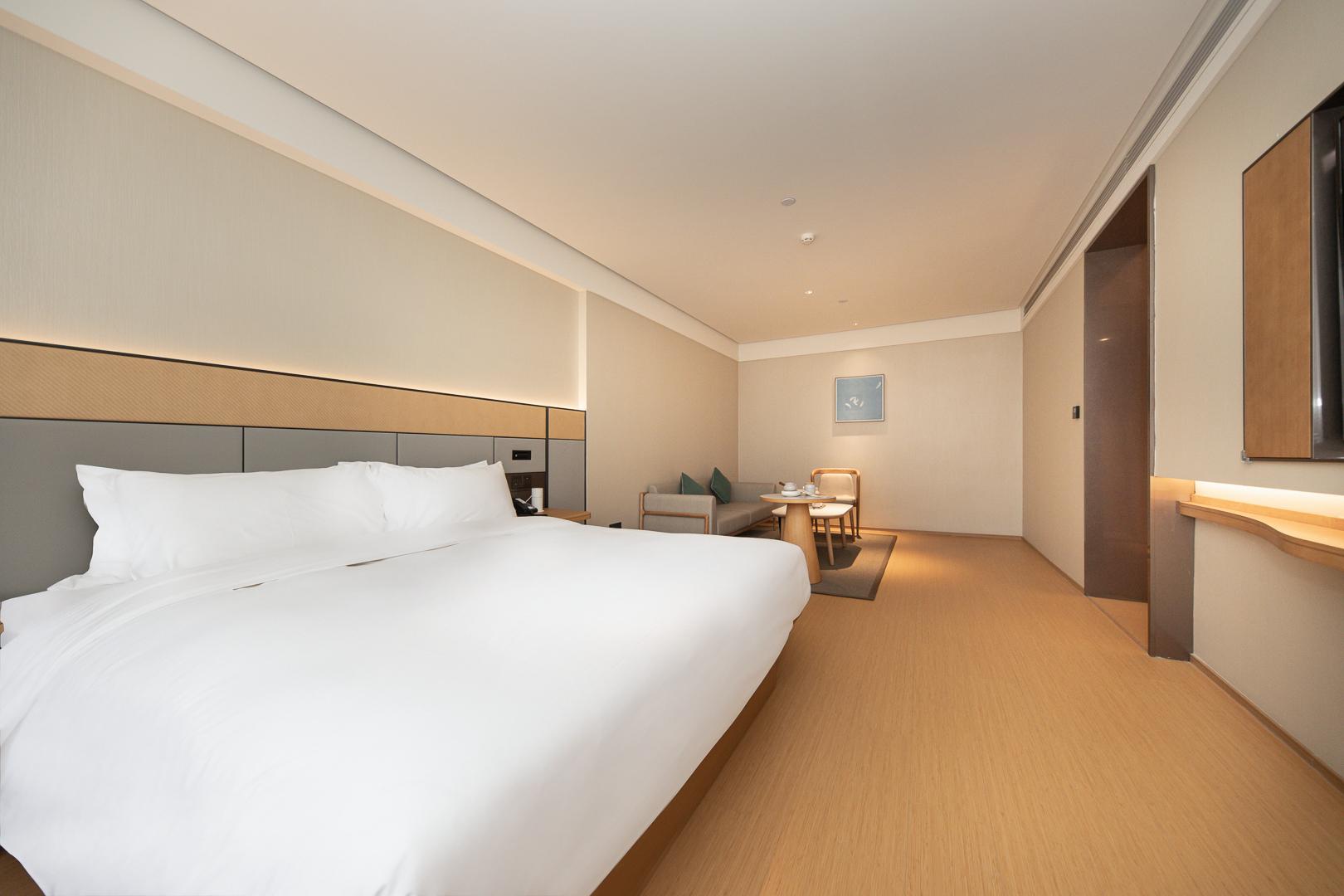 商务大床房（全屋智能-M3记忆枕-小冰箱-暖气开放）