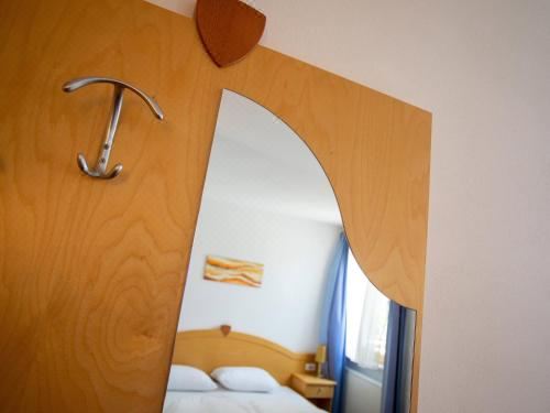 带山景的双人间