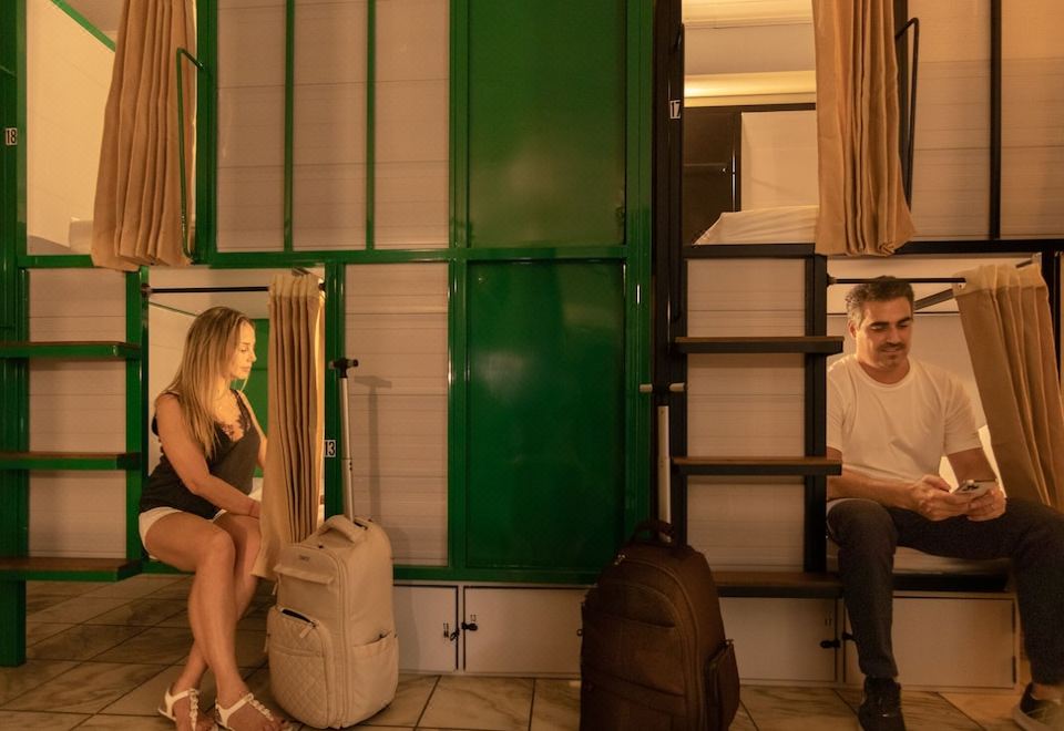 高級宿舍， 男女混合宿舍