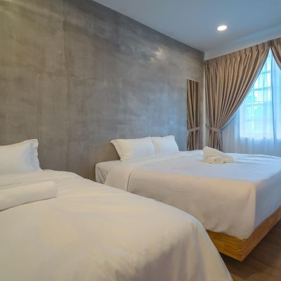 Bilik Deluxe Bertiga Kupon Santorini Hotel Melaka