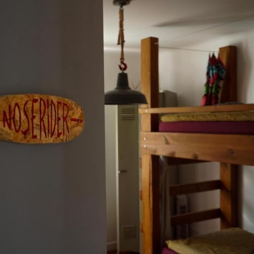 4床宿舍间的床位