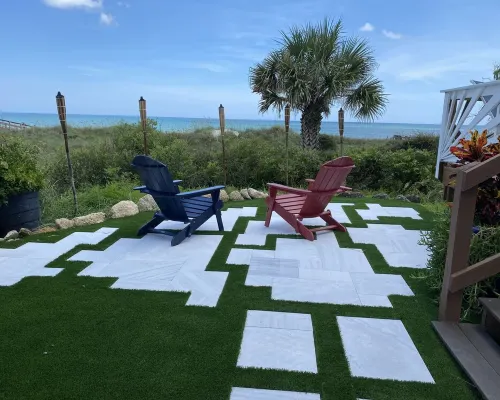 Beach Front/Heated Pool/Spa. Ocean Views, Umbrella+Lounger for Beach, Balconies Hotels in Crescent Beach
