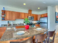 Water View! Luxury Starboard Suite-- walk to cafes, shops, galleries & beaches. Hoteles en Eastsound