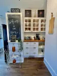 Cozy Modern Home Near Wsu,  Pet-Friendly, Fast Wi-Fi & Fire Pit