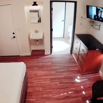 Deluxe Room, 1 Double Bed, Non Smoking, Shared Bathroom (14) Anchor Pointe Inn Promo Code