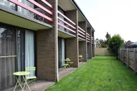 ذا بلاك بول موتل