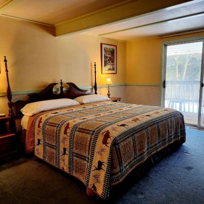 Economy King Room with River View Covered Bridge Riverview Lodge Promo Code