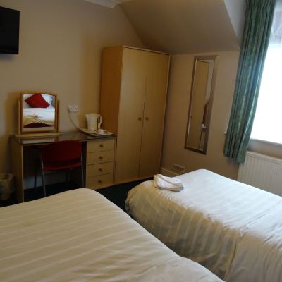 Triple Room Ensuite AJ Lodge Promo Code