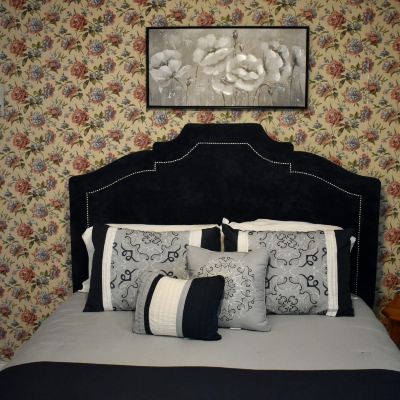 Comfort Room, 1 Queen Bed, Private Bathroom (Mountain Air) Harbour House Inn Promo Code