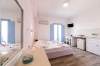Stratos Apartments & Studios