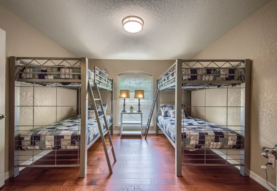 Prd 1572 Little Ponderosa Paradise Three-Bedroom House