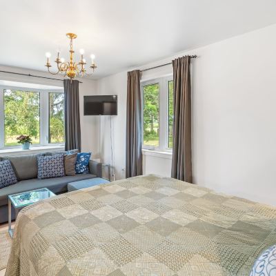 Queen Suite Vineyard Villa Promo Code