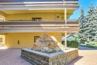 Mtn-View Balcony! Walkable Ketchum Condo