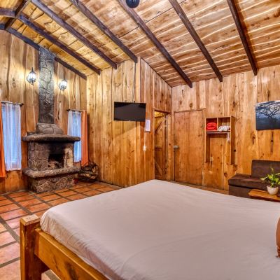 Standard Queen Cabin El Escondite de la Montaña Promo Code