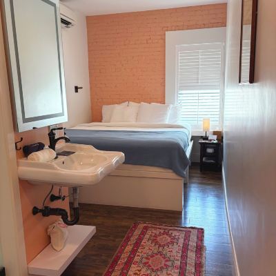 Standard Room (King Quarters) The Cabot Lodge Promo Code