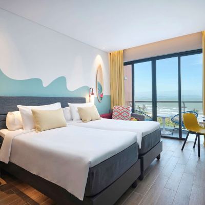 Premium Twin Room with Sea View and Balcony